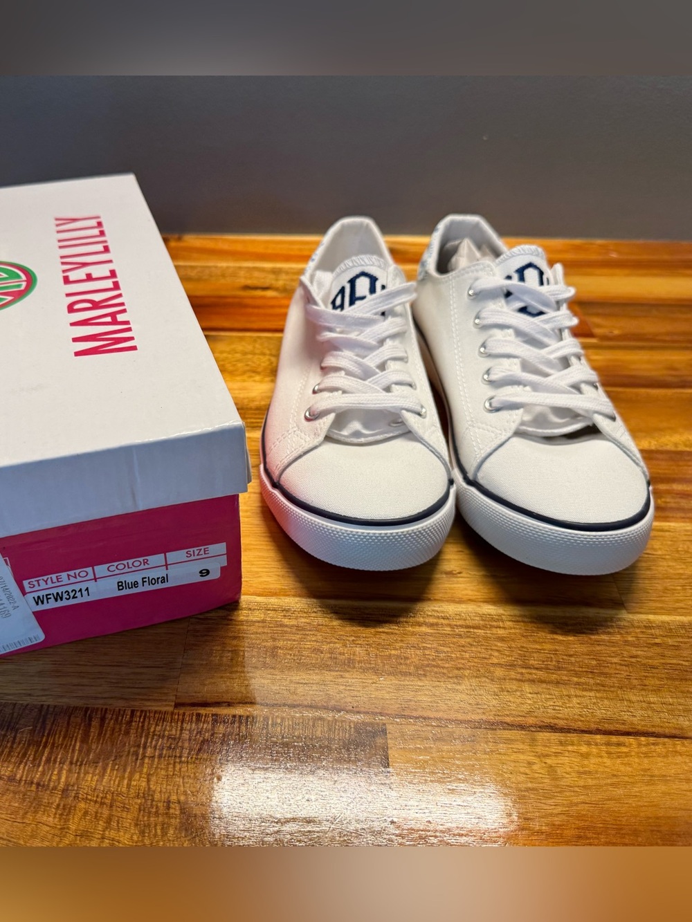 White Canvas Low-Top Sneakers with Navy Trim